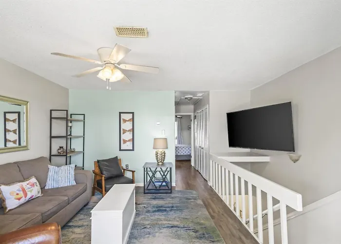 View 12 Affordable And Cozy Getaway Apartment